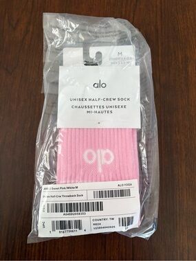 ALO Yoga Women’s Unisex Half Crew Throwback Socks Sweet Pink & White M